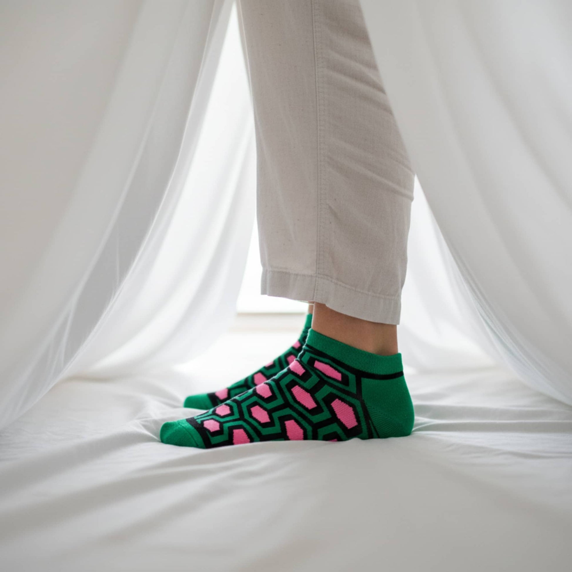 Dynamocks Hexagon Low Ankle Length Socks for Men and Women.