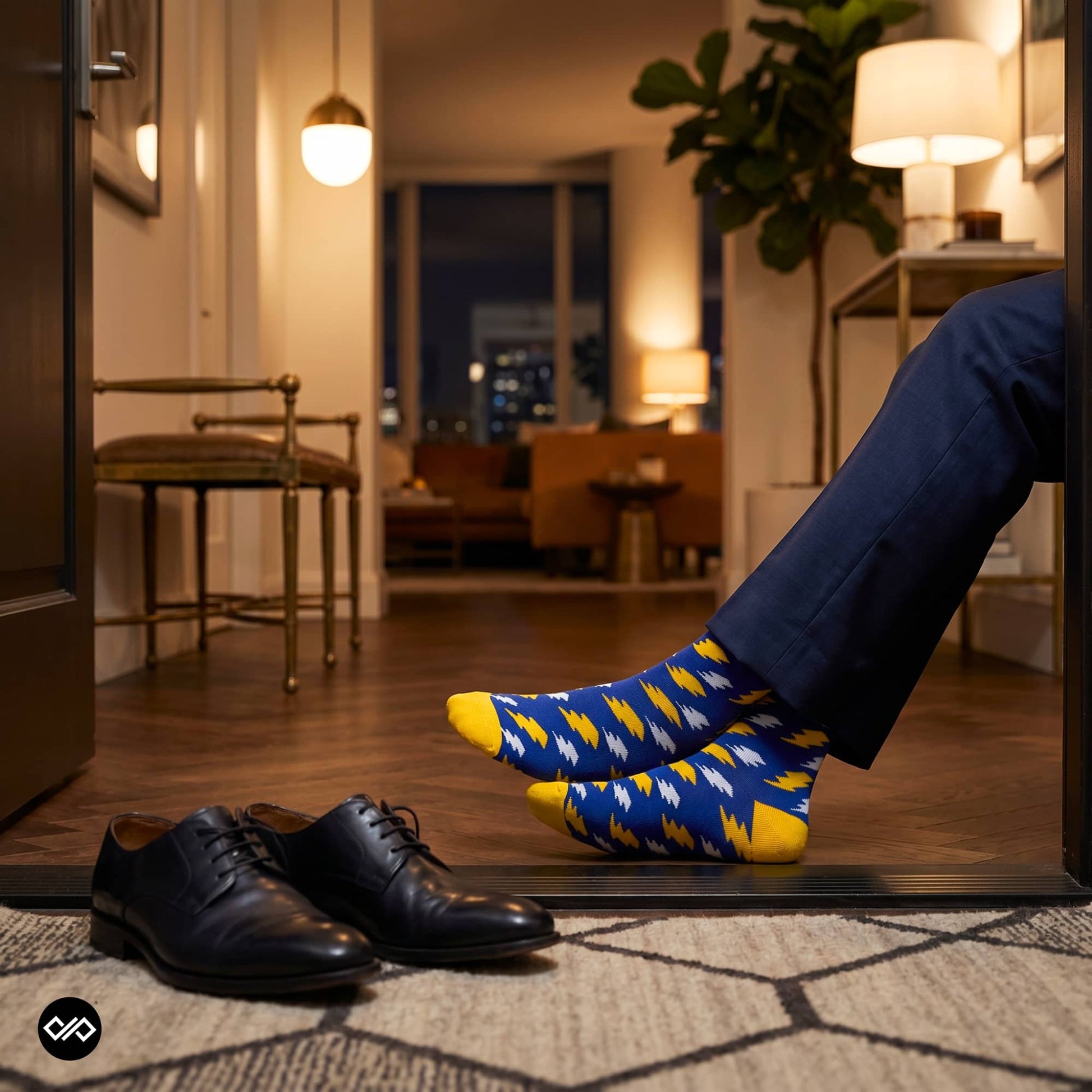 Bolt lightning crew socks with a navy suit and black oxford shoes — Dynamocks
